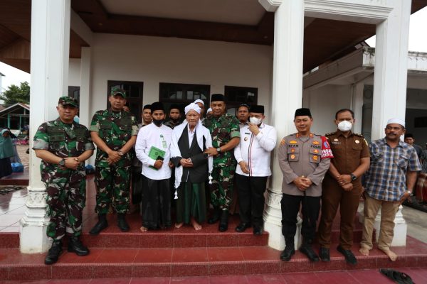 Kunjungi Abu Kuta Krueng, Pangdam IM: Peran Ulama Sangat Penting Wujudkan Aceh Damai dan Sejahtera