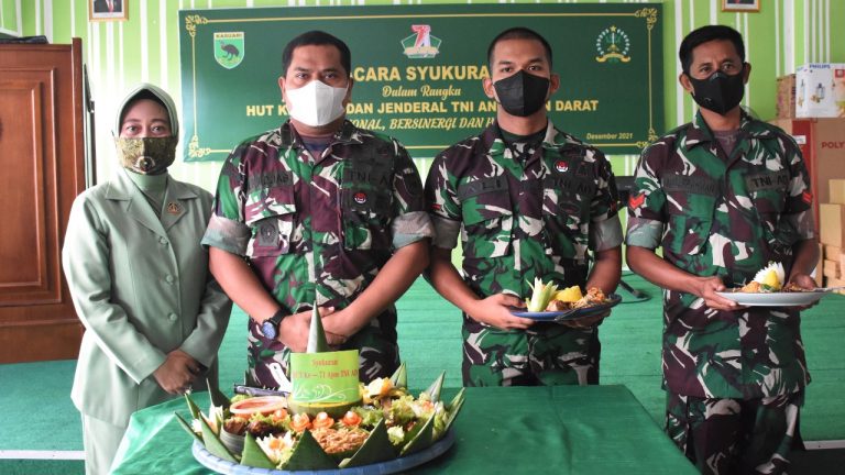 Ajendam Kasuari Gelar Syukuran Potong Tumpeng Peringati HUT ke-71 Ajen TNI AD