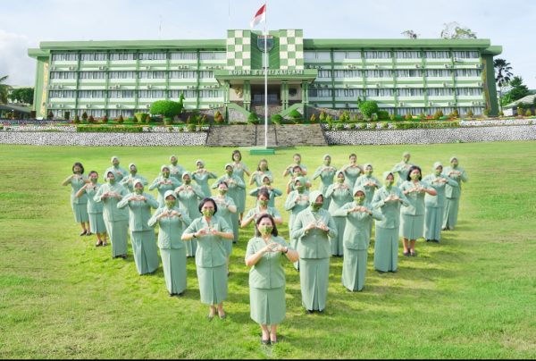 Ketua Persit KCK Daerah XVIII/Kasuari : Sehat Membuat Kita Punya Banyak Waktu Dengan Keluarga Dan Kembangkan Diri