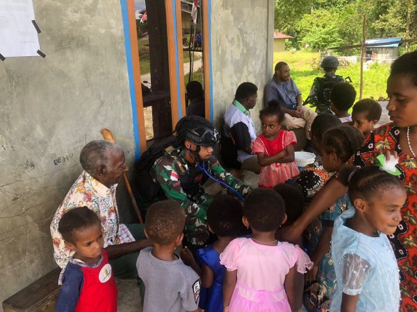 Kehadiran Prajurit Satgas Yonif 623/BWU di Serbu Warga Papua