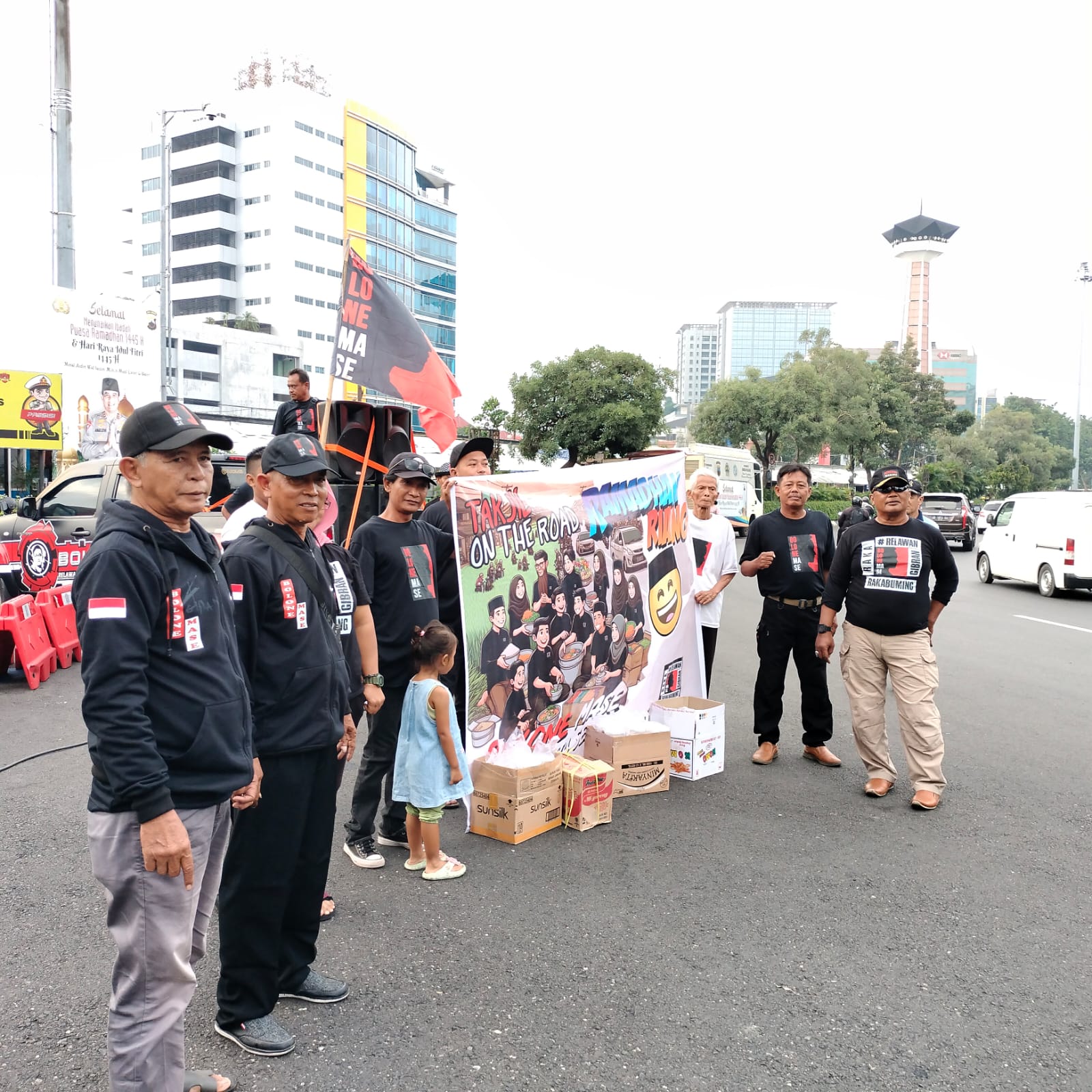 Menebarkan Kebaikan Dan Berbagi Kebahagiaan Di Bulan Ramadhan, Relawan Bolonemase Kota Semarang Adakan Ramadhan Riang Takjil On The Road Dan Iringan Musik Fashion Street