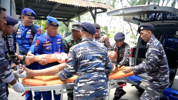 TNI Angkatan Laut Terus Melatih Masyarakat Dalam Penanggualangan Bencana