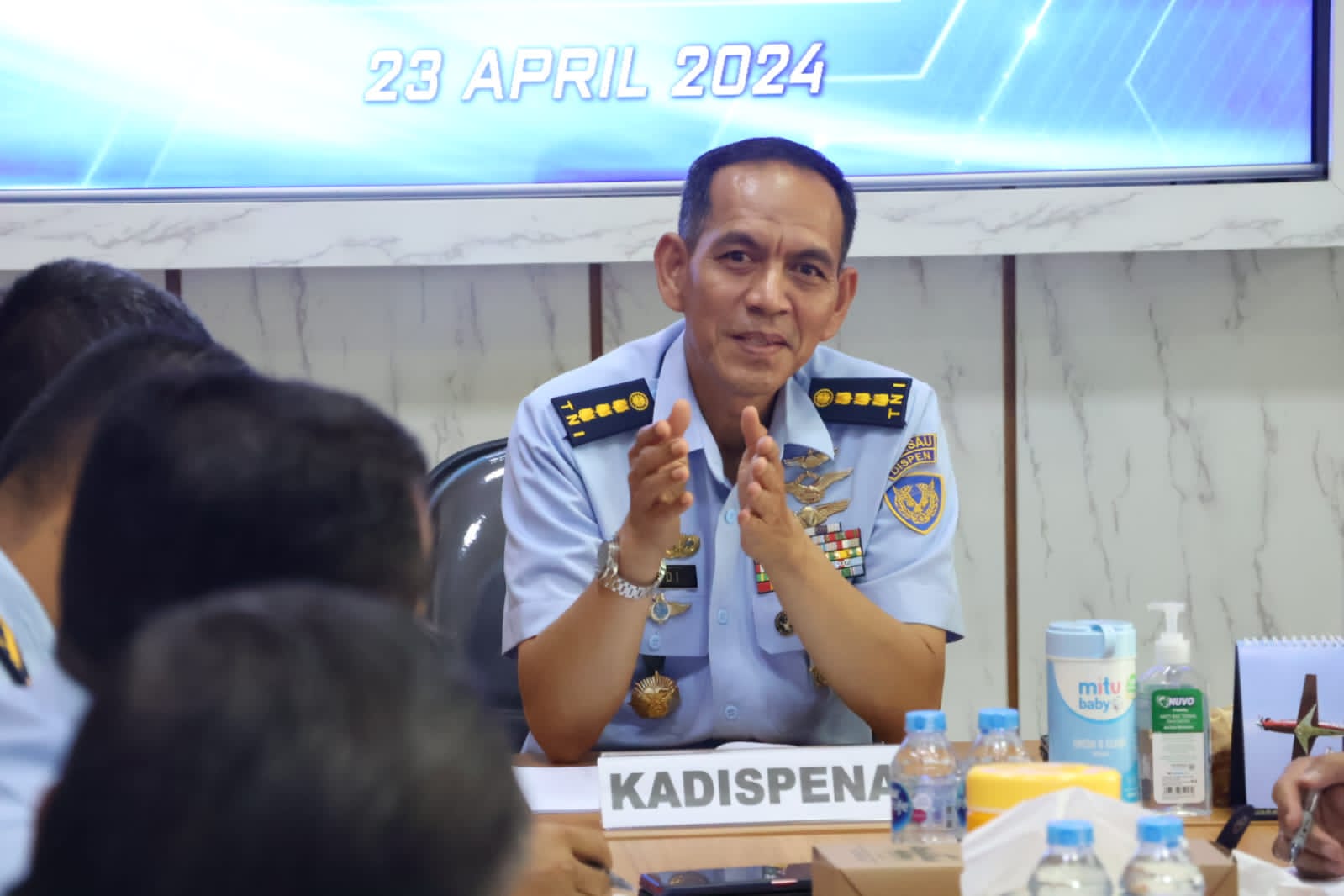 Entry Briefing Kadispenau: Laksanakan Program Komunikasi Strategis Guna Membentuk Citra Positif TNI AU
