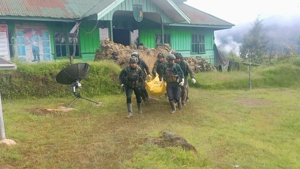 Aparat Gabungan TNI Polri Berhasil Evakuasi Jenazah Korban Penembakan OPM