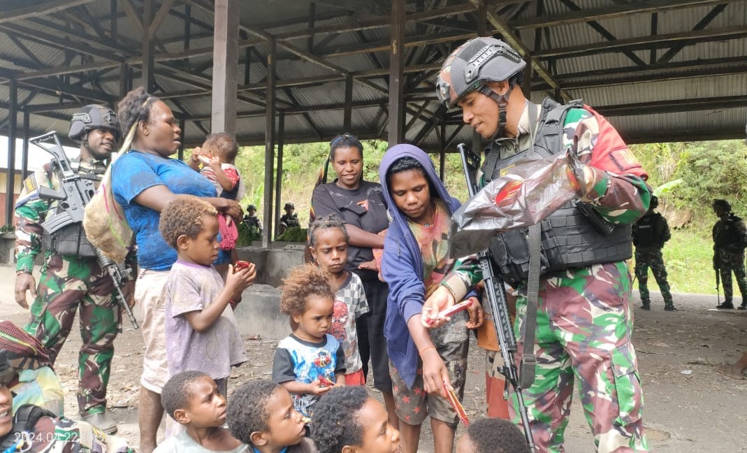 Apkam Gabungan TNI Polri Beri Rasa Aman Cegah Masyarakat Kampung Pogapa Mengungsi Akibat Serangan OPM
