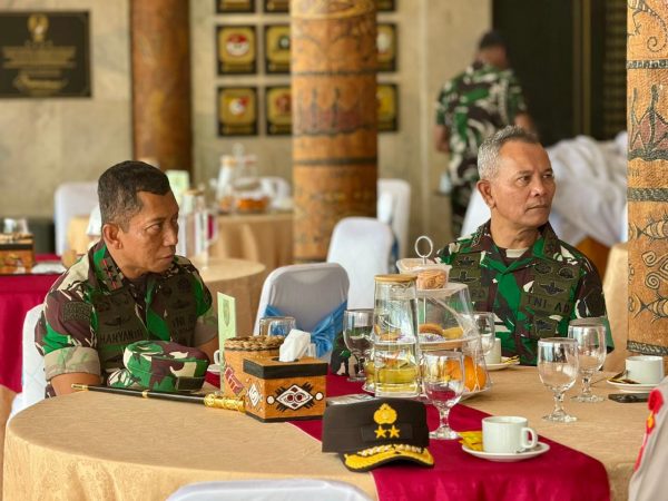 Pangdam Kasuari Ikuti Pengarahan Menko Polhukam Kepada Prajurit TNI-Polri Di Wilayah Papua