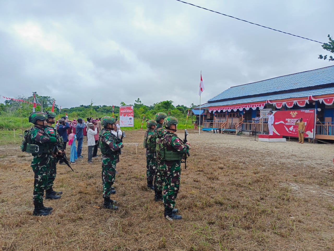 Satgas Yonif 642/KPS Laksanakan upacara HUT RI Ke 79 di Distrik Yakora