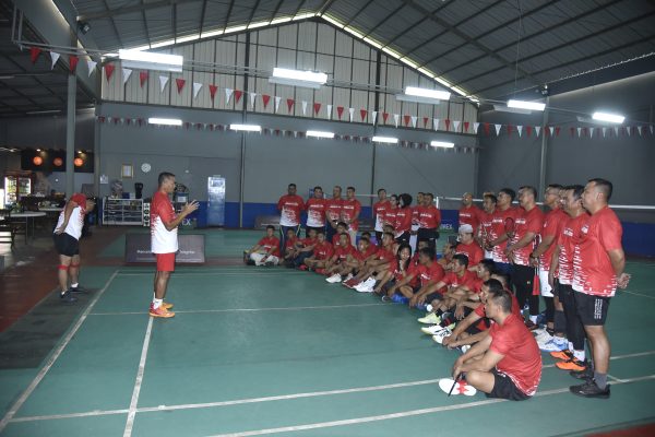 Peringati HUT RI, Klub MBC Adakan Lomba Badminton