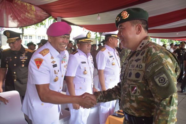 Wadan Kormar Hadiri Sertijab Pangdivif 1 Kostrad