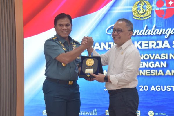 Wadan Kormar Hadiri Penandatangan Perjanjian Kerja Sama TNI AL Dengan BRIN