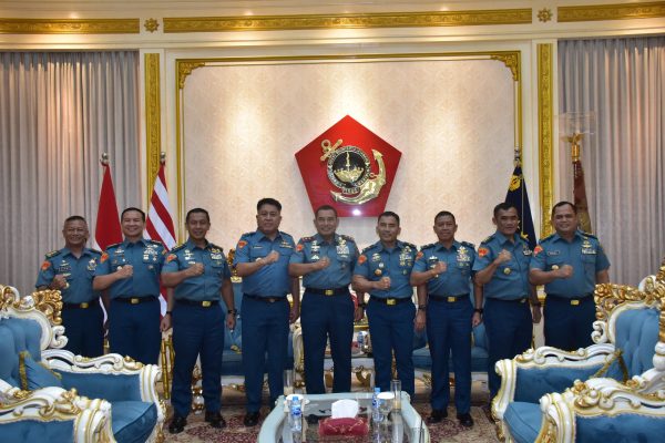 Dankormar Terima Laporan Kenaikan Pangkat Korps Marinir