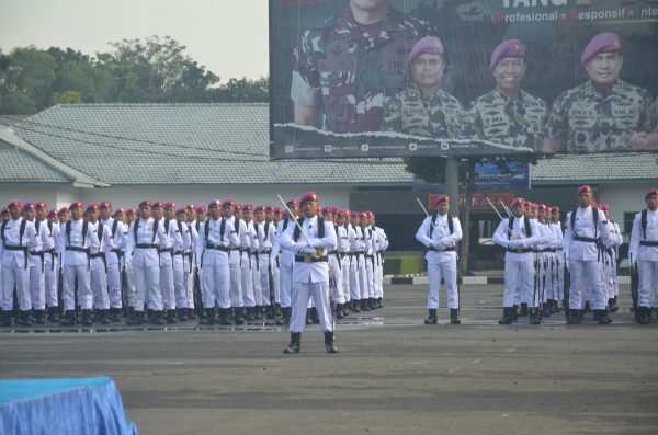 Prajurit Korps Marinir Jakarta Ikuti Upacara Peringatan HUT KE-79 TNI AL Tahun 2024