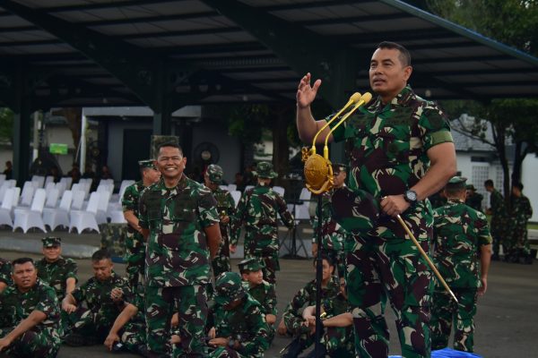 Selaku Penanggung Jawab Devile, Dankormar Berikan Motivasi Pasukan Upacara