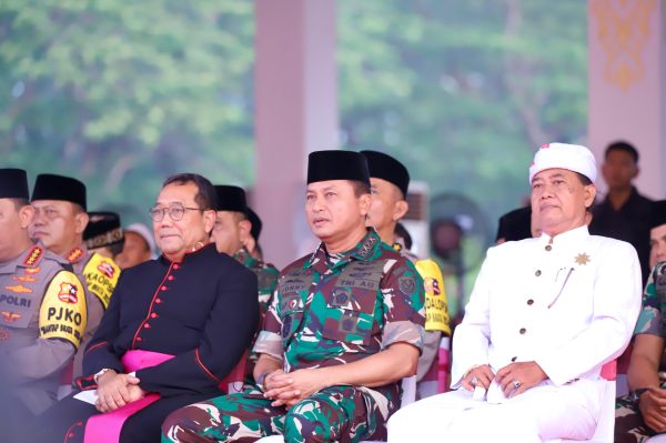 Kasau Hadiri Ziarah HUT TNI Ke-79 di TMPN Kalibata