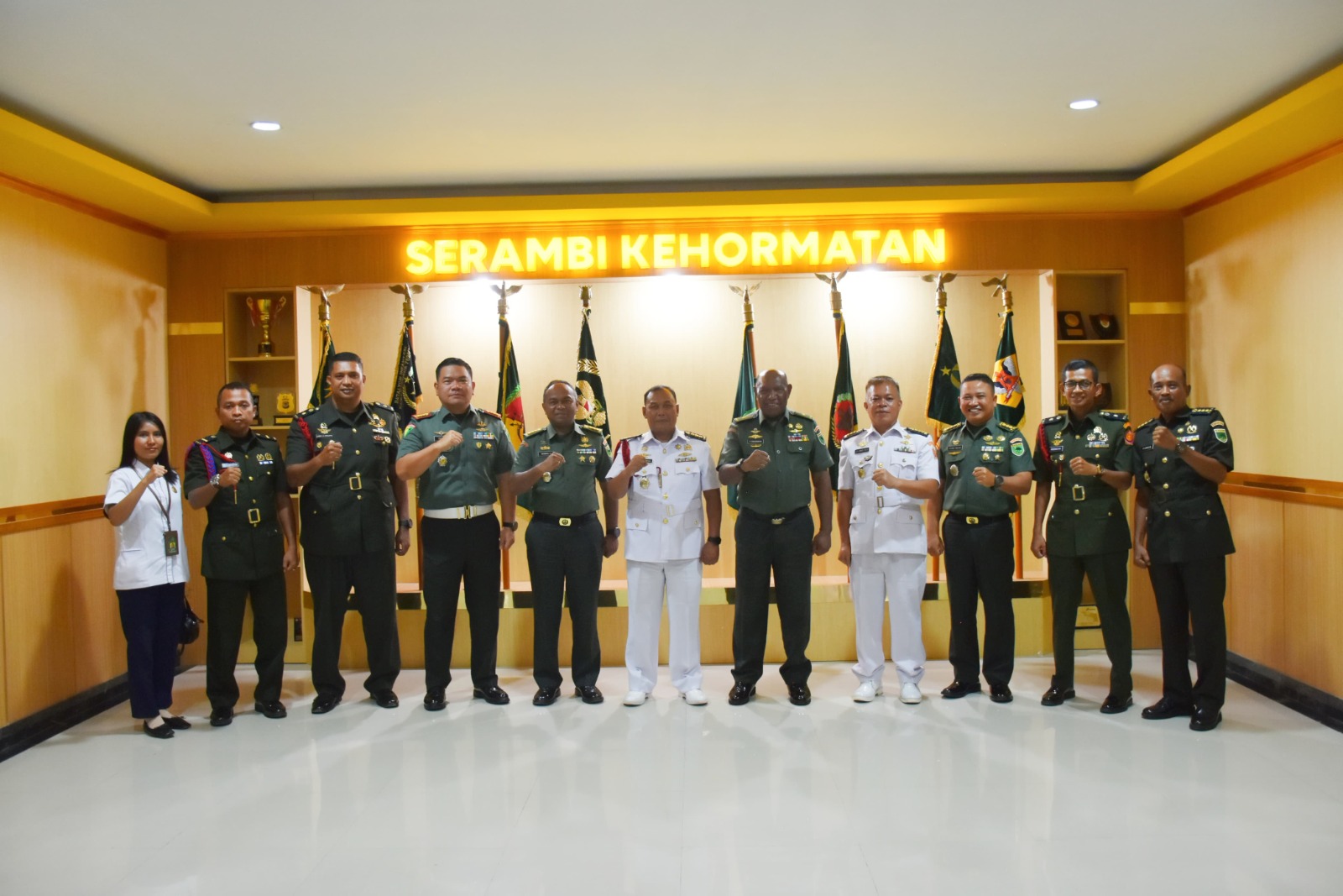 Kasdam XVIII/Kasuari Brigjen TNI Yusuf Ragainaga Terima Audiensi Kadilmil III-20 Jayapura