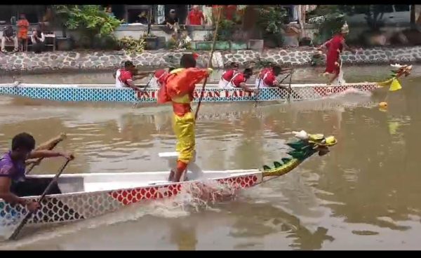 Kolonel Marinir Kakung: Jung Kwatu Kab. Mojokerto Juara 1 Dayung Perahu Naga HUT Ke-10 Prodi Ilmu Kelautan UIN Sunan Ampel