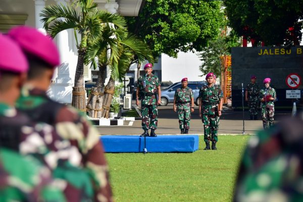 Aspotmar Dankormar Pimpin Upacara Bendera