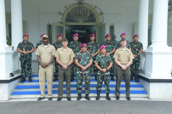 Dankormar Terima Courtesy Call Commanding Of Marine Logistic Corps