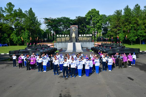 Korps Marinir Terima Kendaraan Dinas Dan Ratusan Hadiah Dari Kasal Dalam Acara Olahraga Bersama