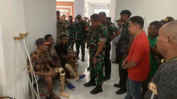 Aksi Kemanusiaan Kodam Kasuari : Berikan 26 Kaki Palsu, Gelar Operasi Bibir Sumbing dan Pengobatan Alternatif untuk Warga