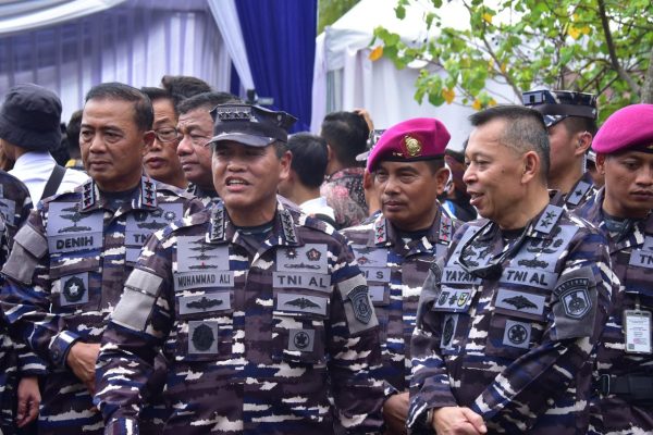 Dankormar Dampingi Kasal Laksanakan Pembongkaran Laut Ilegal