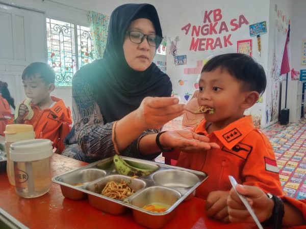 Lanud Abdulrahman Saleh Konsisten Dukung Pemenuhan Gizi Siswa Sekolah