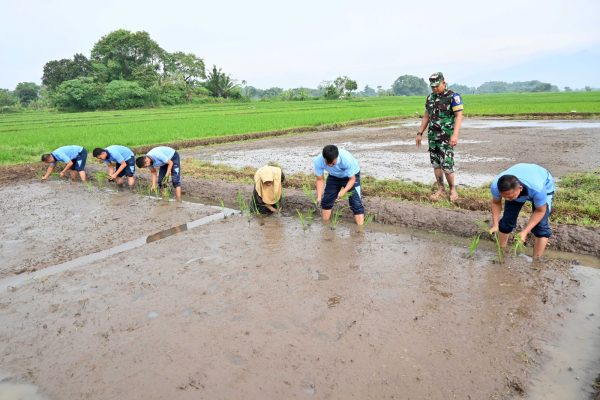 Lanud Wiriadinata Gandeng Kelompok Tani dan Warga Binaan Manfaatkan Lahan untuk Ketahanan Pangan
