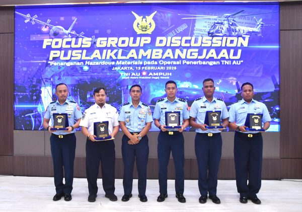 TNI AU Perkuat Keselamatan Kerja melalui FGD Penanganan Hazardous Materials dalam Operasi Penerbangan