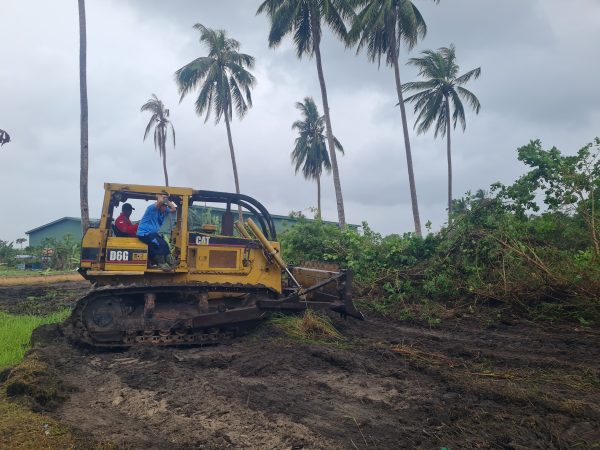 Gunakan Alat Berat, Lanud RSA Buka Lahan Baru untuk Perkuat Ketahanan Pangan di Natuna