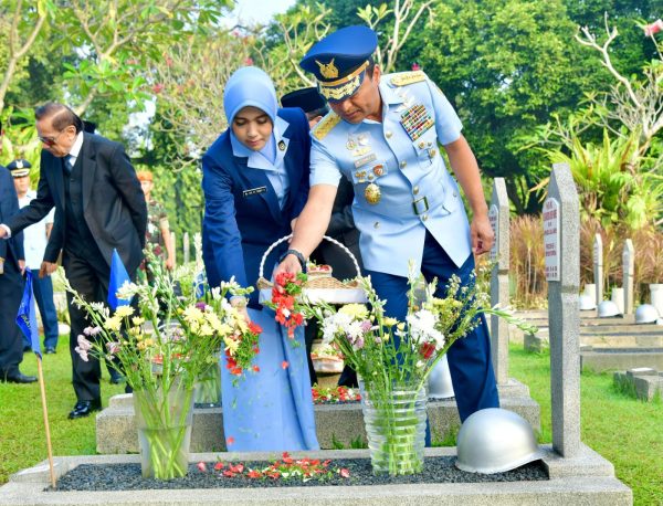 HUT ke-79 TNI AU, Kasau Pimpin Ziarah di TMPN Kalibata: Teguhkan Semangat Juang dan Nilai-nilai Kepahlawanan