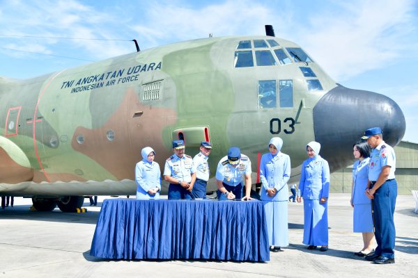 Hadiri Tradisi Pemberhentian Operasional C-130B Retroff Hercules, Kasau: Inspirasi dan Motivasi bagi Generasi Penerus TNI AU
