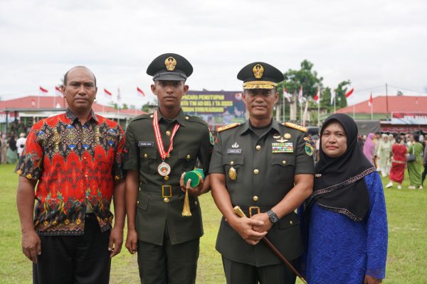 249 Prajurit Yang Dilantik, Pangdam Kasuari Minta Agar Dapat Berfikir Positif, dan Harus Menjadi Orang-Orang Yang Dibanggakan Khususnya Bagi NKRI