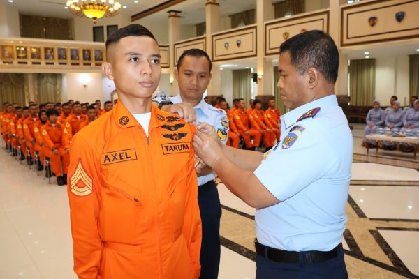 TNI AU AMPUH Bentuk Taruna Siap Operasi, Latihan Cakra Wahana Paksa Resmi Dibuka di AAU