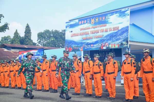 Penutupan Latihan Survival Tempur TA 2025, TNI AU AMPUH Tingkatkan Daya Tahan Prajurit di Medan Operasi