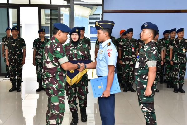 TNI AU AMPUH Tingkatkan Kualitas Intelijen, Asintel Kasau Tutup Pelatihan Perwira Analis Intelud ke-1 TA 2025