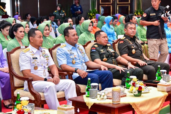 Kasau dan Ketum PIA Ardhya Garini Hadiri HUT ke-61 Dharma Pertiwi