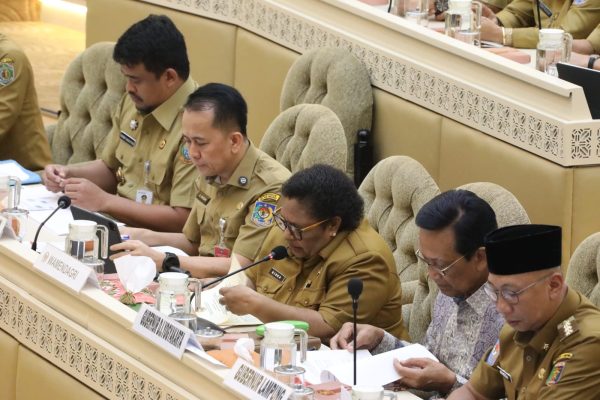 Rapat Bersama Komisi II DPR RI, Wamendagri Ribka Beberkan Peran BUMD Perkuat Kemandirian Fiskal Daerah