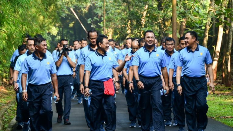 Kasau Berolahraga Bersama Personel Mabesau, Tunjukkan Semangat TNI AU AMPUH