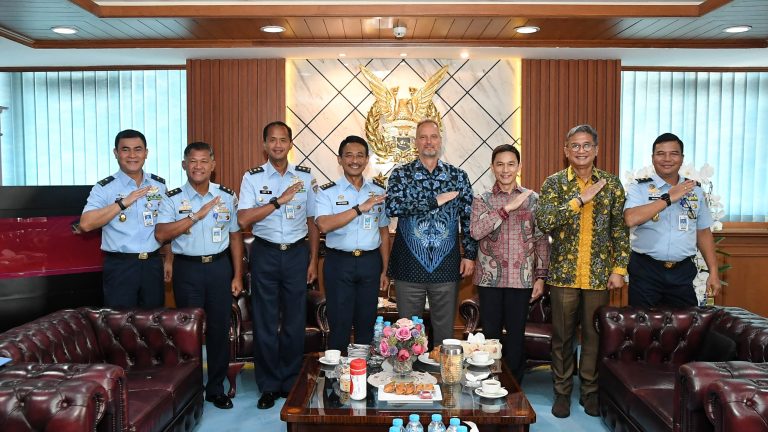 Menjajaki Langit Masa Depan, Wakasau Terima CEO Airbus Defence and Space