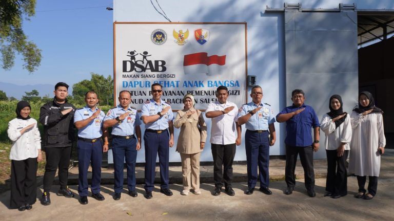 Danlanud ABD Saleh Tinjau SPPG, Wujudkan Kepedulian TNI AU AMPUH Dukung Program Makanan Bergizi Nasional