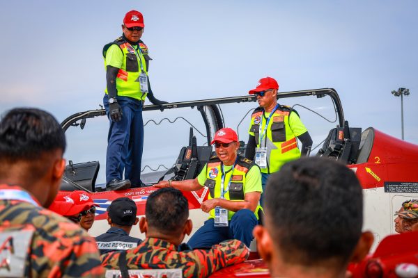 Ground Crew JAT Latih ERT TUDM dan Tim Penyelamat Malaysia di Langkawi