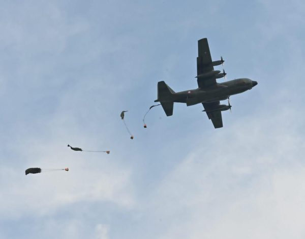 Inovasi Cemerlang Sathar 72 Depohar 70: Parasut Kedaluwarsa Disulap Jadi Solusi Logistik Airdrop LCLA, Perkuat Kemandirian TNI AU yang AMPUH