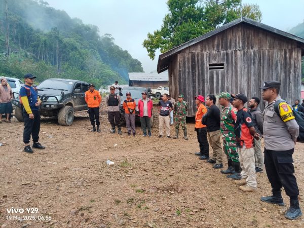 TNI AD Kerahkan Pasukan dan Peralatan, Bantu Korban Banjir Pegunungan Arfak