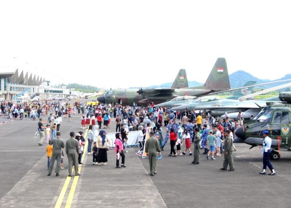 Open Base Lanud Sam Ratulangi, TNI AU AMPUH Perkenalkan Alutsista dan Tanamkan Semangat Kedirgantaraan