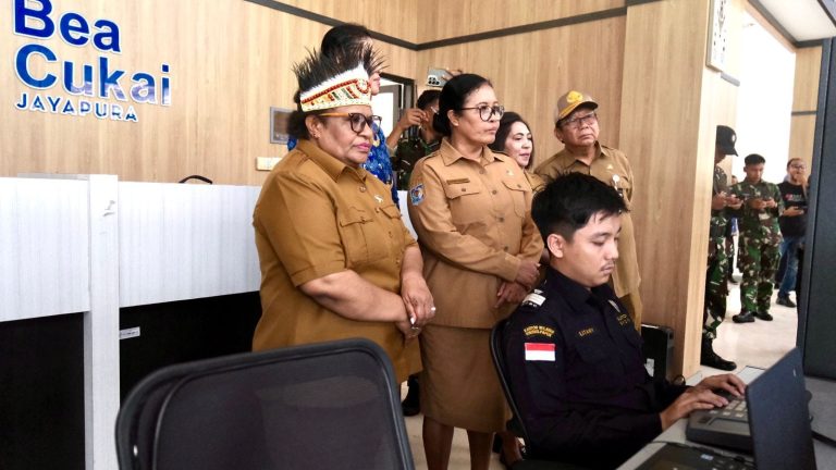 Wamendagri Ribka Haluk Tinjau PLBN Skouw, Pastikan Peningkatan Layanan dan Interaksi Ekonomi Lintas Batas