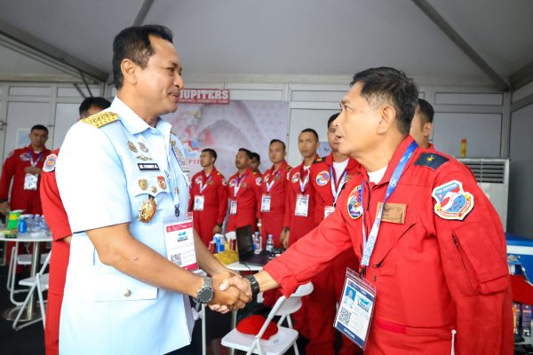 Kasau Beri Semangat dan Saksikan Aksi Jupiter Aerobatic Team di LIMA 2025