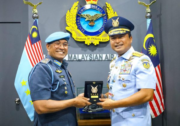 Kasau Courtesy Call dengan Panglima TUDM