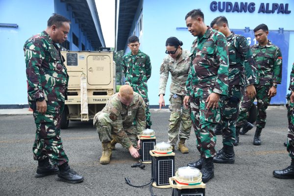 TNI AU dan US Air Force Gelar Pelatihan Emergency Airfield Lighting, Tingkatkan Kesiapsiagaan Operasi yang AMPUH