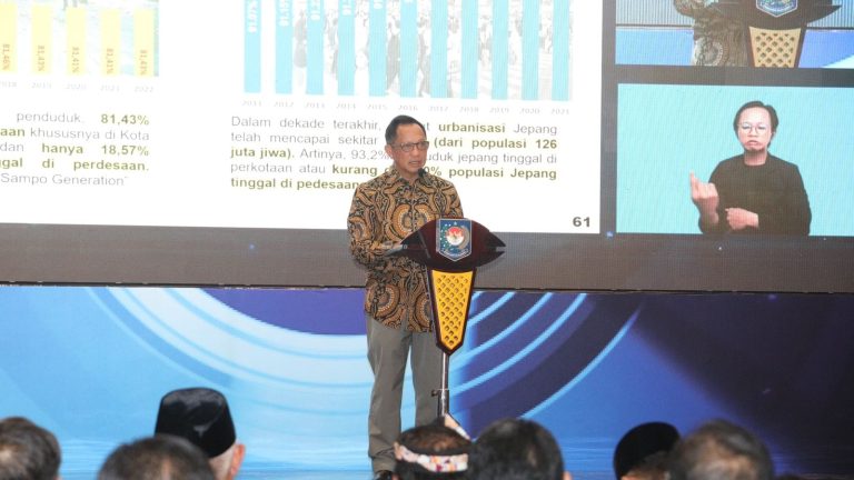 Kemendagri Beri Penghargaan kepada Pemda dengan Kinerja Penerapan SPM Terbaik