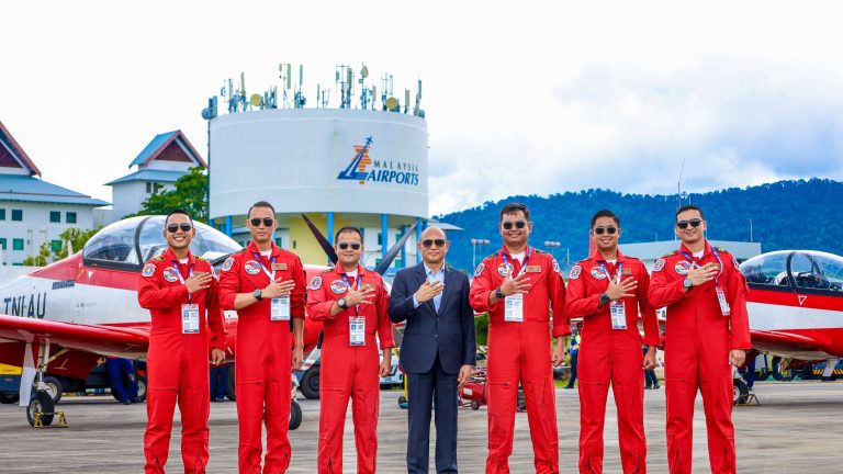Konjen RI Kunjungi Tim JAT di LIMA 2025 Langkawi